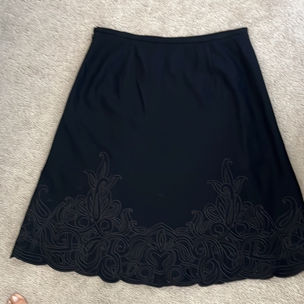 LIKE NEW TALBOTS LINED BLACK WOOL BLEND A-LINE SKIRT EMBROIDERED & CUT OUT - 12P